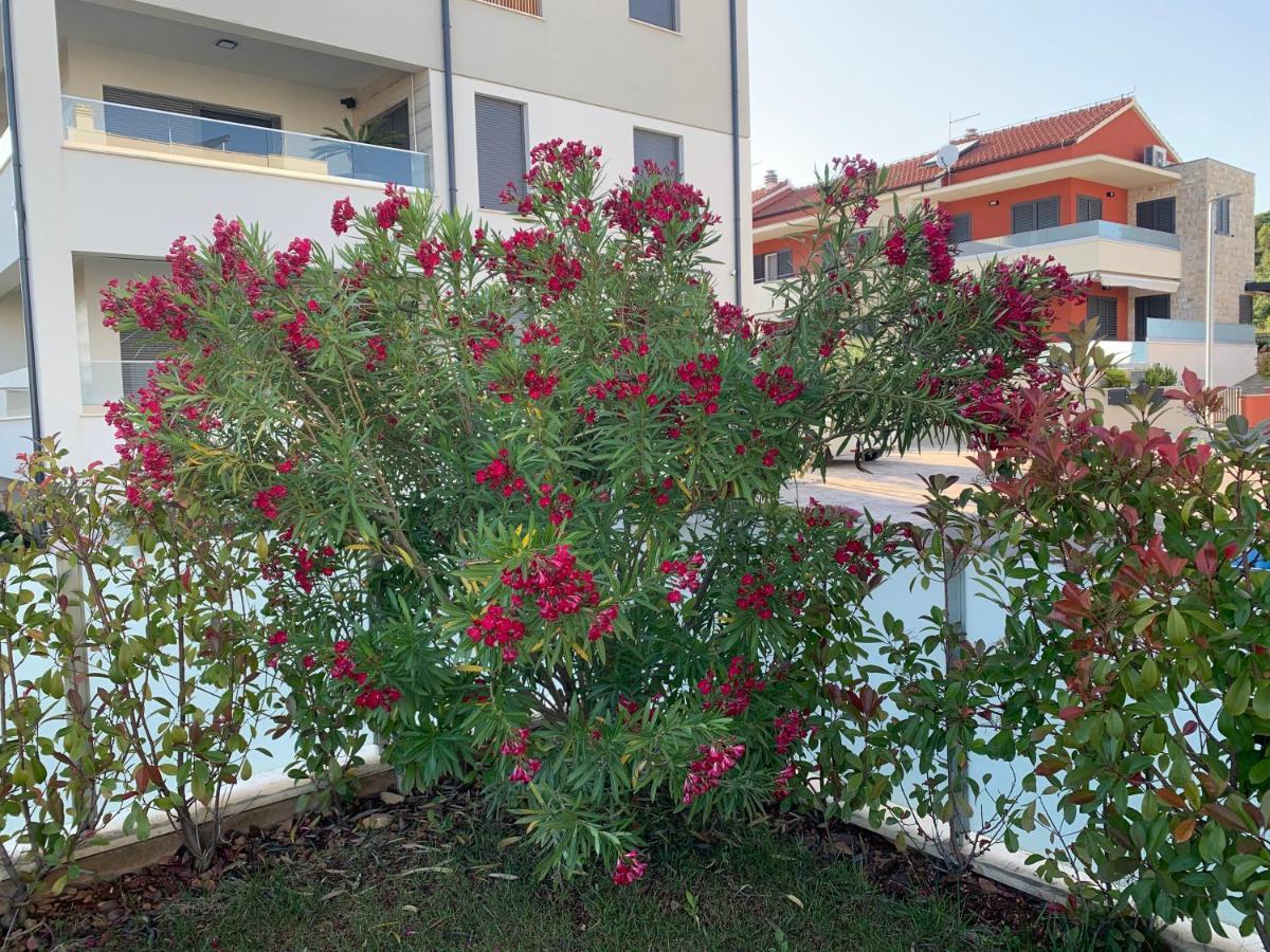 Apartman Karen Vodice Grgurev Ante Kukure 93 Exterior foto